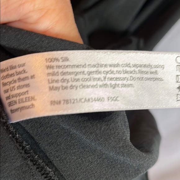 Silk Elegant Black Sleeveless Dress - Picture 3 of 11